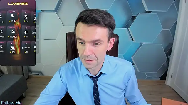 SteveTiger online show from December 3, 1:39 pm