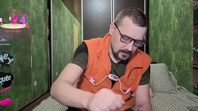 DanielOhCool online show from October 13, 7:36 am