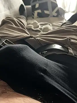 Snapshot of _Inchiodo_ chatting on March 7, 1:29 pm  Inchiodo  online show from March 7, 1:29 pm