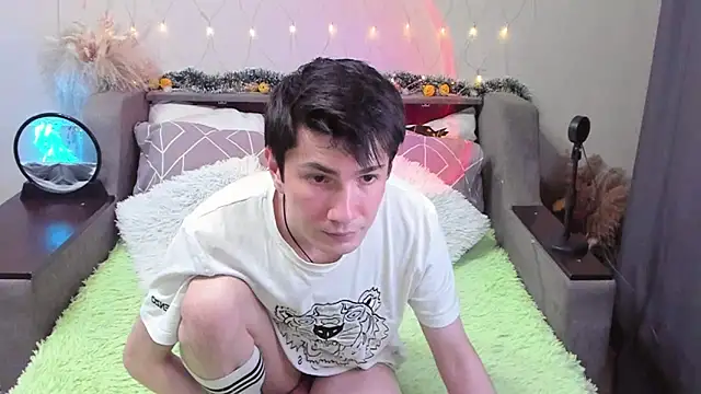 Yumi steve online show from November 3, 4:31 pm