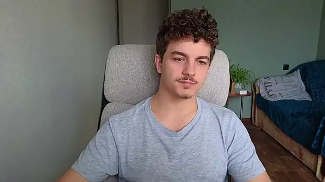 Snapshot of Remy_Miles chatting on October 21, 7:22 am Remy Miles online show from October 21, 7:22 am