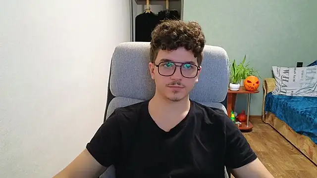 Remy Miles online show from November 23, 1:33 pm