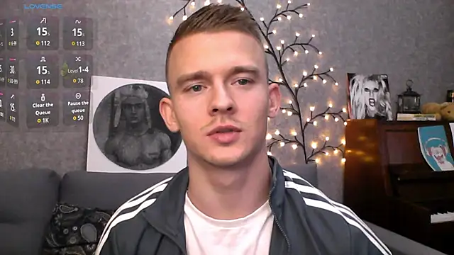 Marvelboy  online show from December 19, 12:01 pm