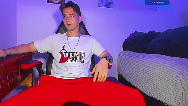 Alex smith00 online show from February 27, 1:24 am