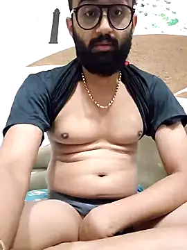 Snapshot of love4shownude chatting on January 13, 1:45 am love4shownude online show from January 13, 1:45 am