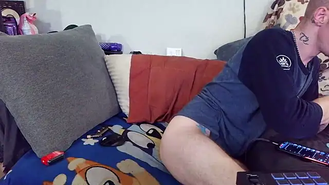 pyrowuff online show from October 6, 12:37 am