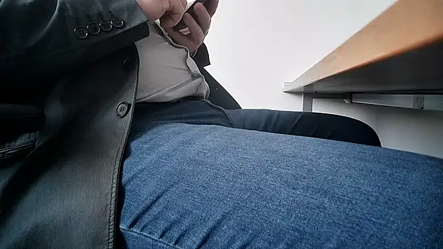 69bezfleku online show from March 12, 1:19 pm