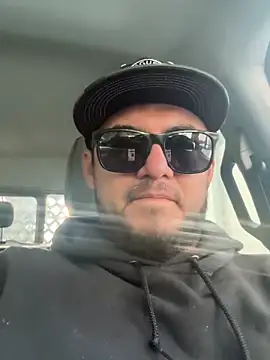 Ozzy420  online show from December 1, 5:27 pm