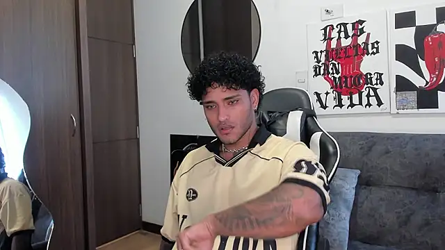 Alessandro Vanni online show from February 13, 2:44 pm