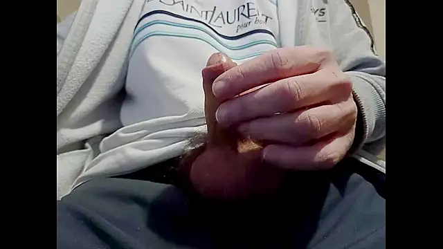 hairyuncut00 online show from January 17, 8:37 pm