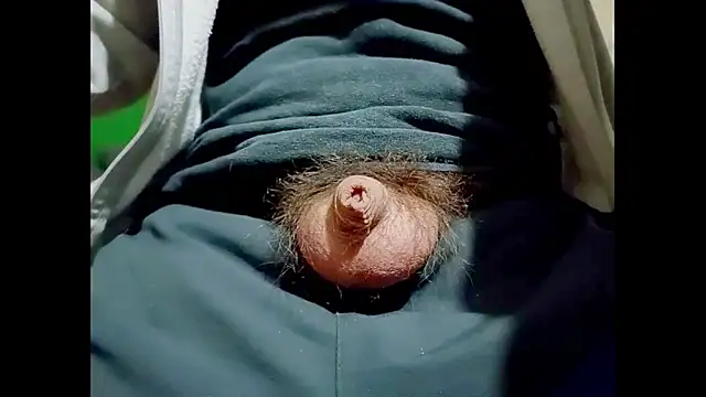 hairyuncut00 online show from March 4, 9:54 pm