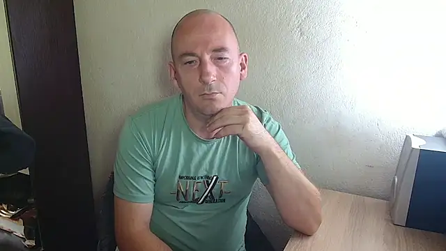 Johan   Barker online show from October 12, 10:53 am