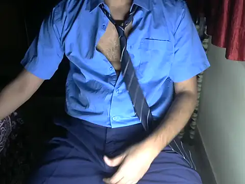 aloneboy1996 online show from September 16, 6:31 pm