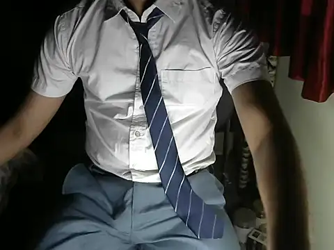 aloneboy1996 online show from October 18, 6:57 pm