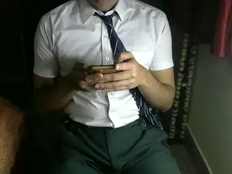 aloneboy1996 online show from February 4, 6:27 pm