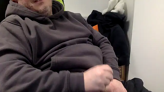 UkDadBody online show from February 6, 6:16 pm