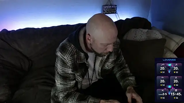 MaxRouger online show from November 2, 6:50 am