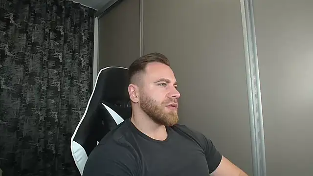 Thori92 online show from December 21, 8:00 pm