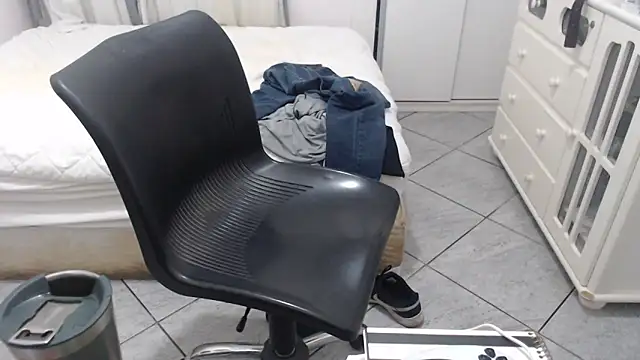 MysterBearMG online show from February 28, 11:34 pm