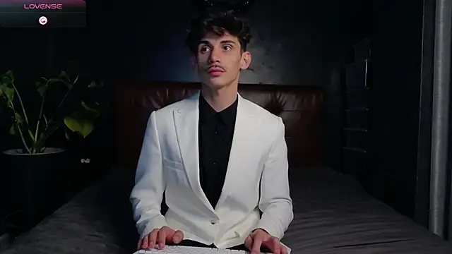 DanielCrush1 online show from November 10, 2:22 pm