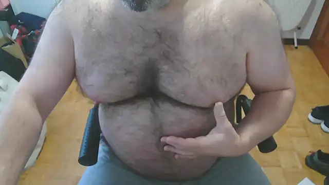 mikeyhotbear online show from December 17, 8:54 am