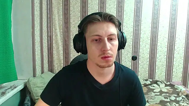 darienlarge online show from November 5, 5:59 pm