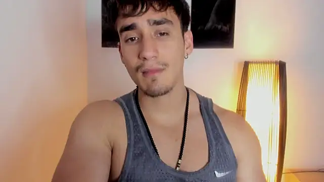 Snapshot of AlexRivera6 chatting on October 19, 12:59 am AlexRivera6 online show from October 19, 12:59 am