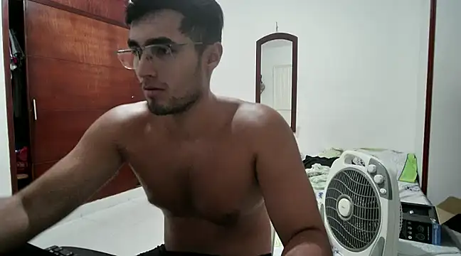 Snapshot of lechero226 chatting on December 31, 4:27 am lechero226 online show from December 31, 4:27 am