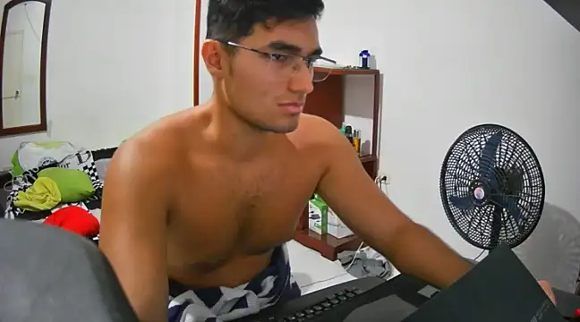 Snapshot of lechero226 chatting on January 2, 3:26 am lechero226 online show from January 2, 3:26 am