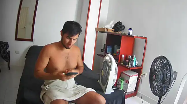 Snapshot of lechero226 chatting on January 24, 3:45 pm lechero226 online show from January 24, 3:45 pm