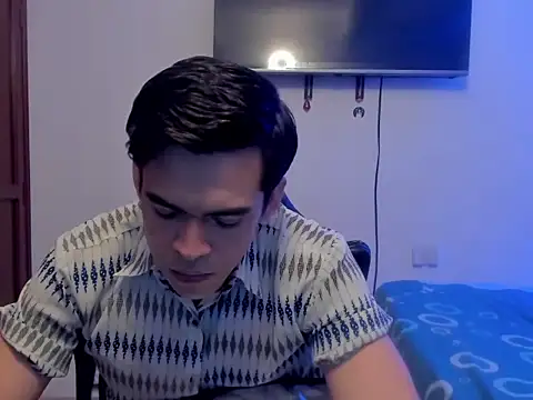 Lucian Gomez  online show from October 24, 10:22 pm