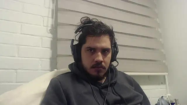 hung weeb online show from April 10, 2:40 am