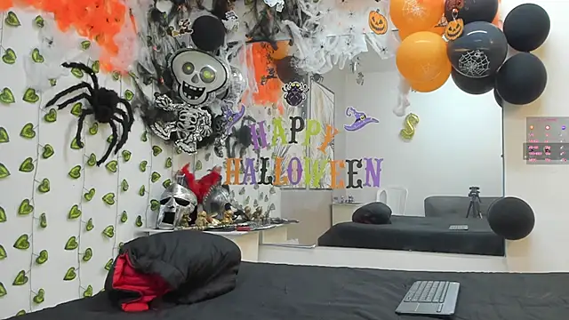 ChoreyTaiylor online show from October 7, 2:32 pm