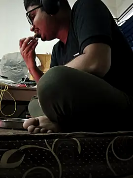 thebrownboi01 online show from February 3, 2:09 am