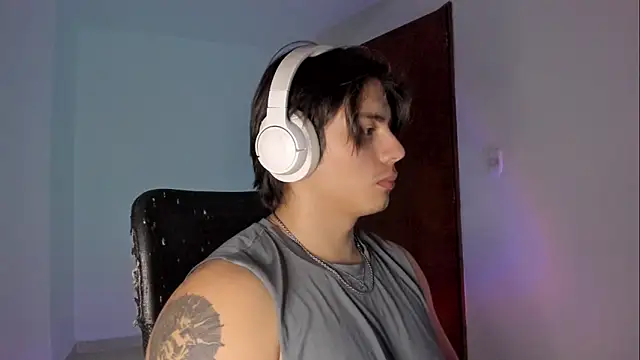 Giordano Russo online show from December 5, 1:13 am