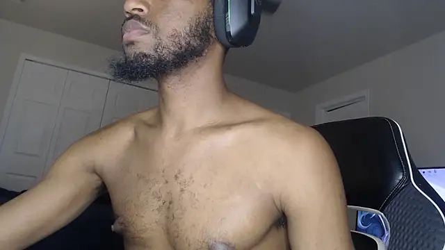 Snapshot of ChrisVacher chatting on October 16, 12:18 am ChrisVacher online show from October 16, 12:18 am