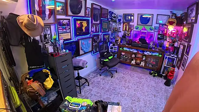 Briefs bud online show from September 13, 3:29 am