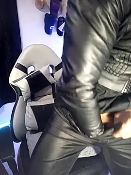 sebastian horny online show from December 18, 10:33 am