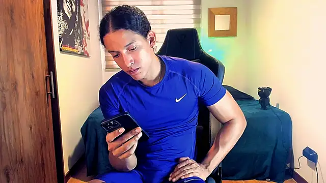 Snapshot of Liam_V chatting on January 24, 3:02 pm Liam V online show from January 24, 3:02 pm