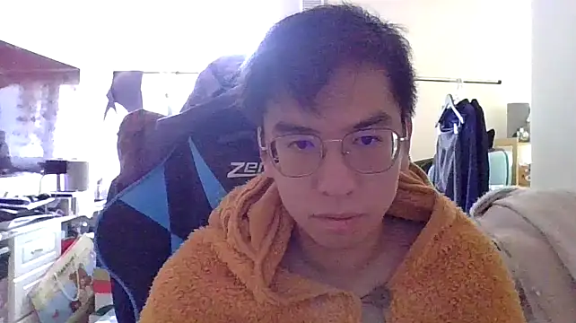 Snapshot of charlie_xdd chatting on February 15, 5:51 am charlie xdd online show from February 15, 5:51 am