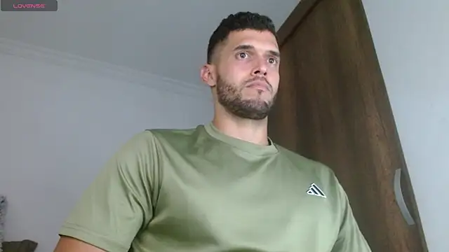 Noah jhonsonn online show from September 29, 9:54 pm