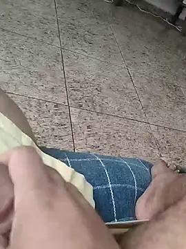 Snapshot of vini4016 chatting on December 16, 3:11 pm vini4016 online show from December 16, 3:11 pm