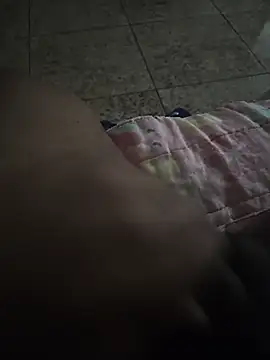 Snapshot of vini4016 chatting on October 17, 10:03 pm vini4016 online show from October 17, 10:03 pm