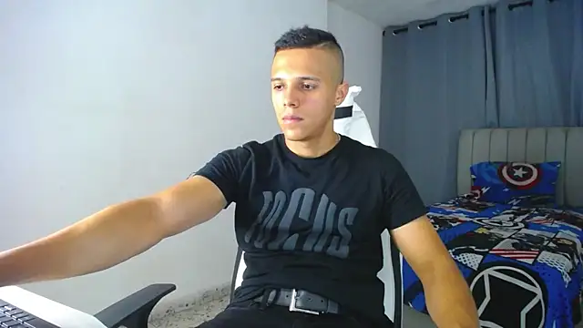 Snapshot of DavidAngell7 chatting on February 10, 2:41 am DavidAngell7 online show from February 10, 2:41 am