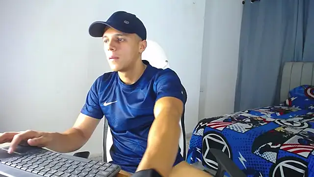 Snapshot of DavidAngell7 chatting on December 20, 4:09 am DavidAngell7 online show from December 20, 4:09 am