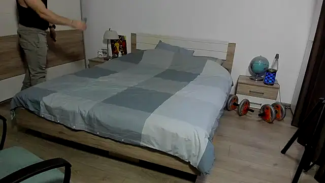 RobbyShawz online show from April 1, 9:00 am