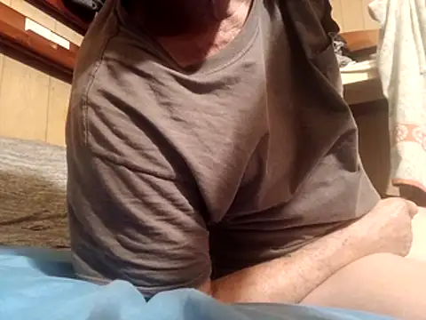 sausylolly online show from April 6, 4:46 am