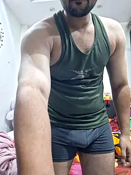 Snapshot of GYMBOY0071 chatting on October 17, 1:48 pm GYMBOY0071 online show from October 17, 1:48 pm