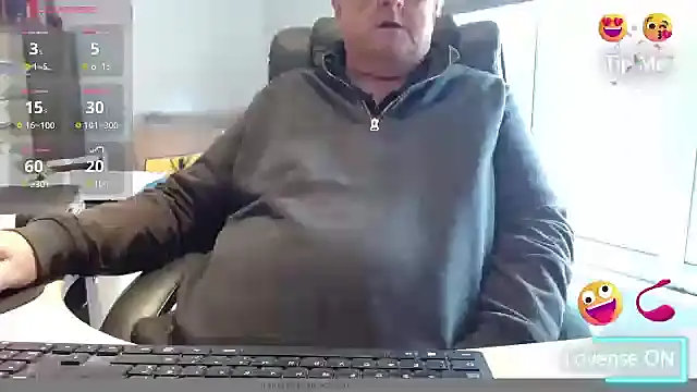 Snapshot of bigbadjon69 chatting on October 23, 2:42 pm bigbadjon69 online show from October 23, 2:42 pm