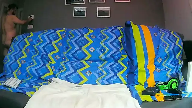 txan9876 online show from December 4, 5:33 pm